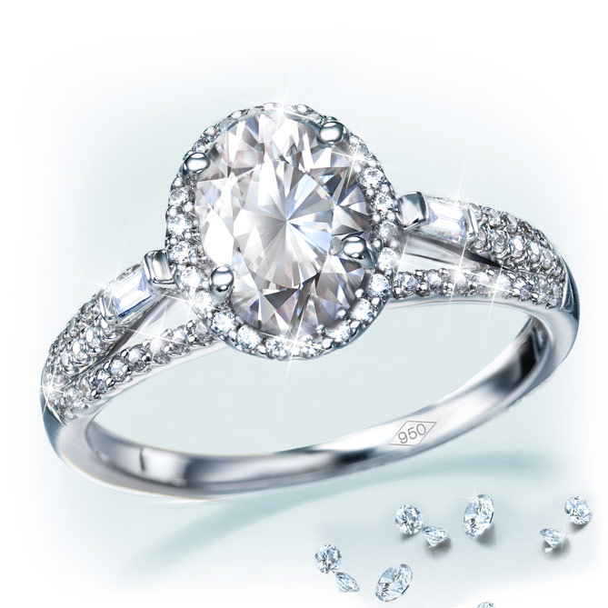 Anillo ROYAL PLATINUM: 1 gran Topacio central, talla oval, engaste en garras.
