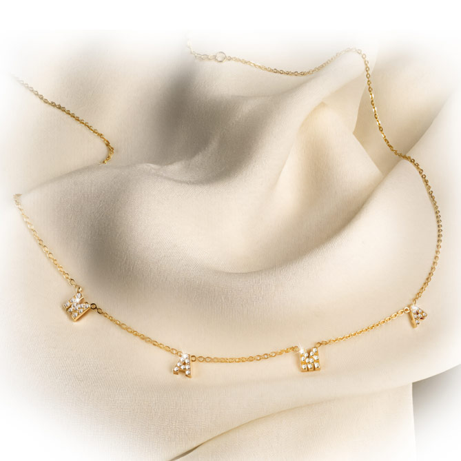 Gargantilla MAMÁ: Acero 316L, Quirúrgico y Antialérgico, dorado mediante baño de Oro de 1ª Ley IPG