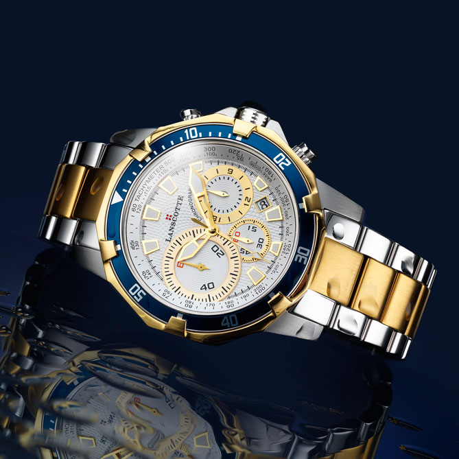 Reloj Cronógrafo RECORD: Dial a tres alturas con guilloché en color plata
