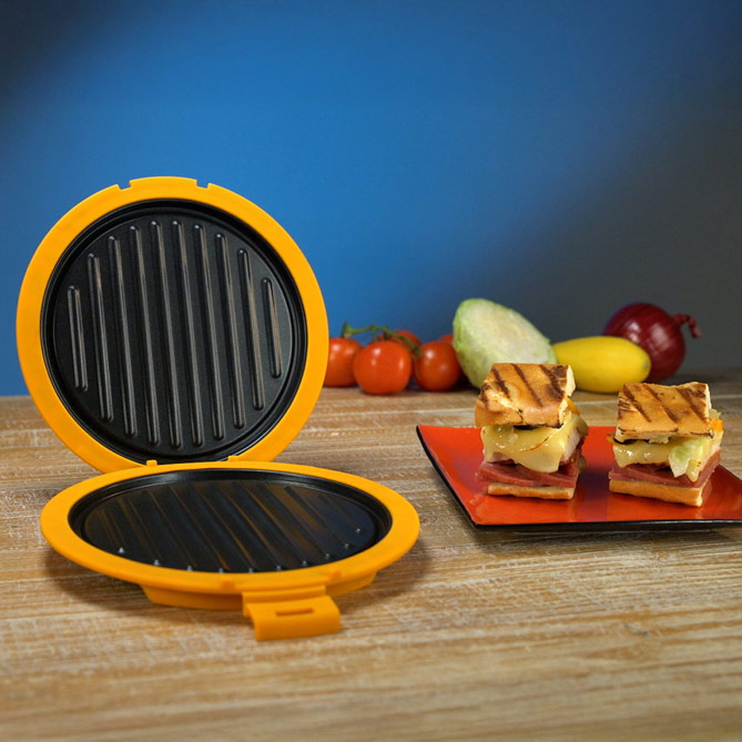 Snap Grill: Snap Grill es el revolucionario aparato de cocina que convierte cualquier microondas en una auténtica parrilla gourmet